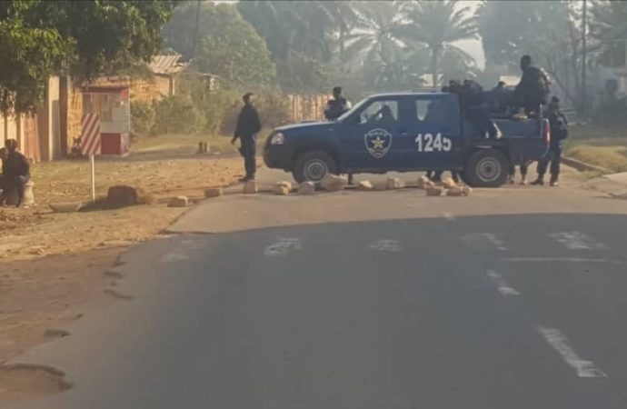 Lubumbashi-meeting de l’Opposition : les éléments de la police envahissent le lieu du rassemblement