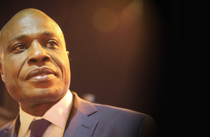 RDC : Martin Fayulu, un outsider, désigné candidat commun de l’opposition pour la présidentielle du 23 décembre