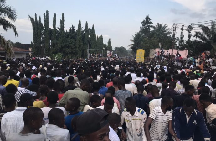 Mbuji-Mayi : Des milliers de militants ont accueillis Félix Tshisekedi à l’aéroport de Bipemba