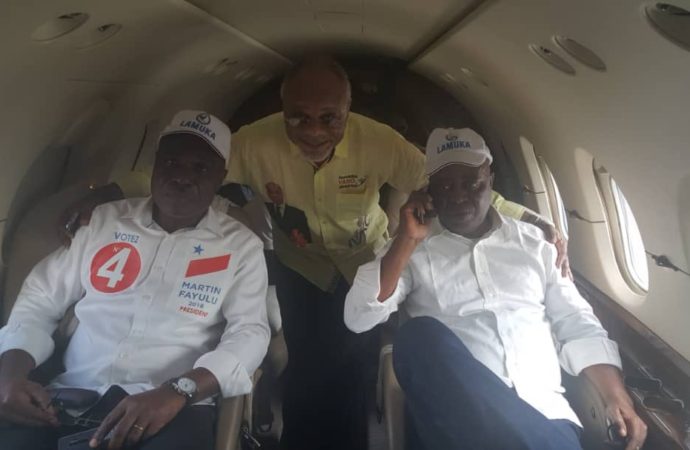 RDC : Après 1 heure de tension à l’aéroport de N’djili, Muzito et Fayulu s’envolent en fin pour Beni