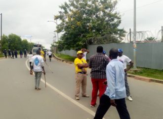 Campagne électorale en RDC : A Kindu, les militants de Lamuka réprimé à coup des gaz lacrymogènes