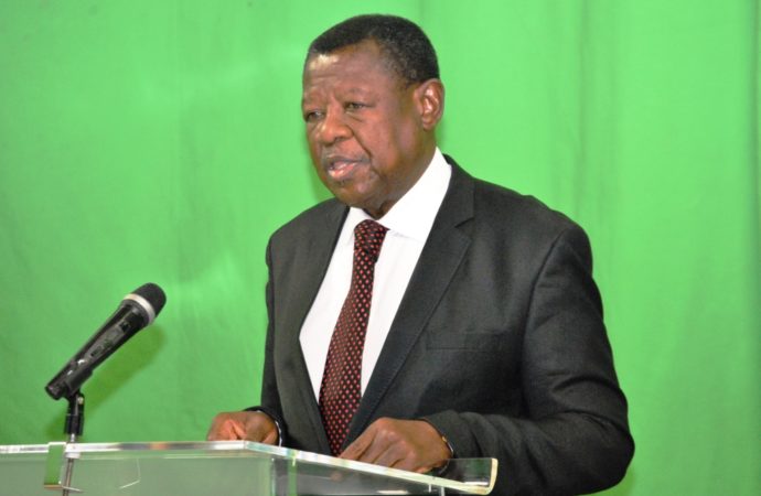 Plus de dix ans au ministère des médias : Lambert Mende annonce sa candidature au poste de gouverneur de la province du Sankuru