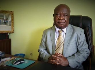 Confinement de la Gombe : l’UNPC menace de décréter l’embargo général si les badges octroyés aux journalistes ne sont pas reconnus par Gentiny Ngobila