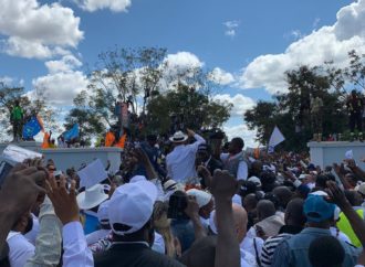 Lubumbashi: Moïse Katumbi escorté par une marée humaine