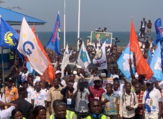 kalemie : Moïse Katumbi  escorté par une  foule immense