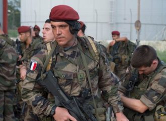 RDC: la France promet un soutien militaire pour lutter contre les groupes armés à l’est