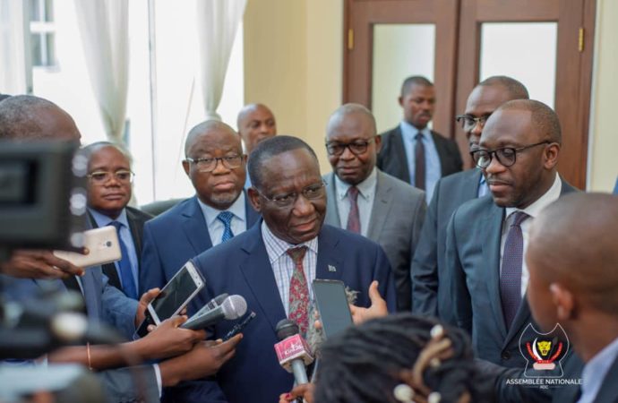 RDC: le Premier ministre Sylvestre Ilunga a déposé le projet de budget 2020 au bureau de l’Assemblée nationale