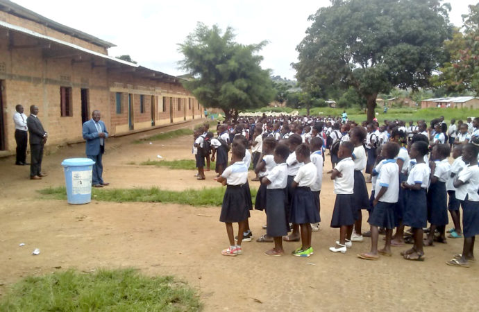 Lomami : la société civile désapprouve l’autorisation de fonctionnement de nouvelles écoles du ministre Willy Bakonga