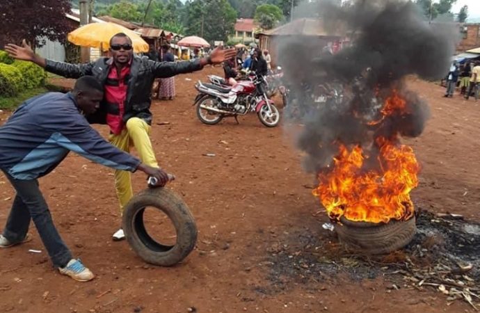 Sud-Kivu/ Bukavu : Des pneus brûles ce lundi 13 avril  par les militants de l’UNC qui exigent la libération de leur leader Vital Kamerhe