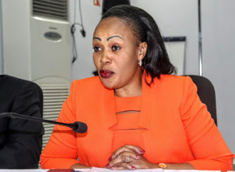 Scandale au Sénat : Marie Ange Mushobekwa refuse « tacitement » d’apporter son soutien à Alexis Thambwe