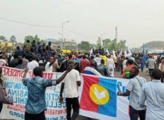 Kinshasa : les militants de l’UDPS dispersés à coup de gaz lacrymogène au rond-point Moulaert