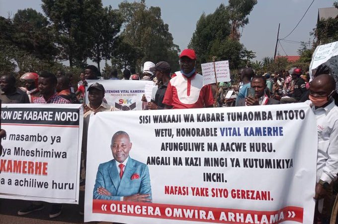 Sud-Kivu: les militants de l’UNC dans la rue pour exiger  » un procès équitable » à leur président Vital Kamerhe
