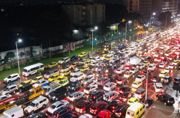 Kinshasa : lassé par les embouteillages, Me Georges Kapiamba invite le gouvernement à lever le couvre-feu