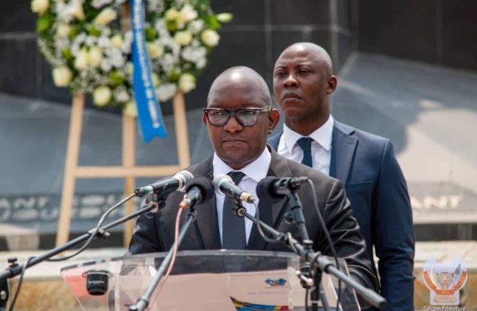 Hommages aux FARDC : le PM Sama Lukonde a procédé au dépôt d’une gerbe des fleurs aux pieds du Mémorial du Soldat congolais