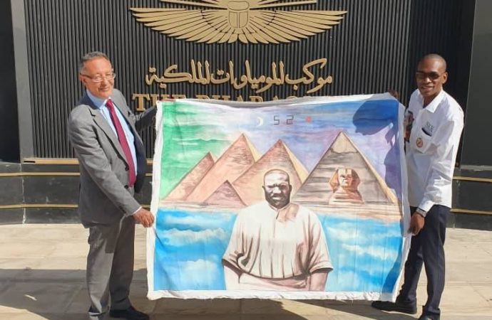 Culture : l’artiste Jospin Lohanga réussit à hisser très haut dans les mausolées égyptiens ses œuvres de Papa Simon Kimbangu