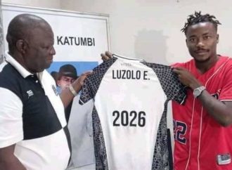 Football-Transfert: Ernest Luzolo Sita rejoint officiellement le TP Mazembe pour cinq ans