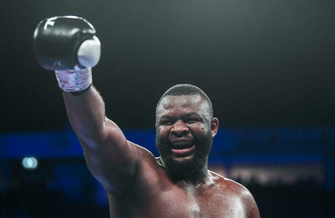 RDC-Boxe : Martin Bakole expéditif face à Haruna Osumanu, KO dès le premier round