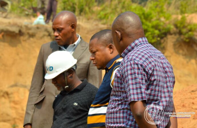 Lomami : Nathan Ilunga en visite d’inspection des travaux de lutte anti érosive sur le site Yakasongo