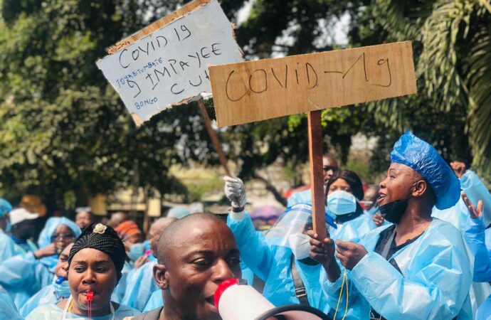 Kinshasa: Grogne des prestataires de riposte de la Covid-19 qui n’attendent que la signature du Premier ministre