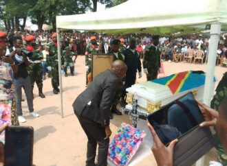 Lomami : derniers hommages au sous-lieutenant Patient Ilunga par le gouvernement provincial