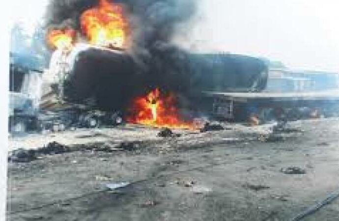 Kongo Central : l’explosion d’un camion-citerne fait plusieurs morts et brûlés graves à Mbuba