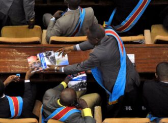 Affaire 21.000 dollars : Delly Sesanga et Jean-Baptiste Kasekwa seront entendus à l’Assemblée nationale