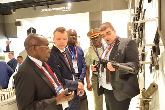 RDC : le ministère de la défense dément un prétendu accord d’achat d’armes avec la Russie