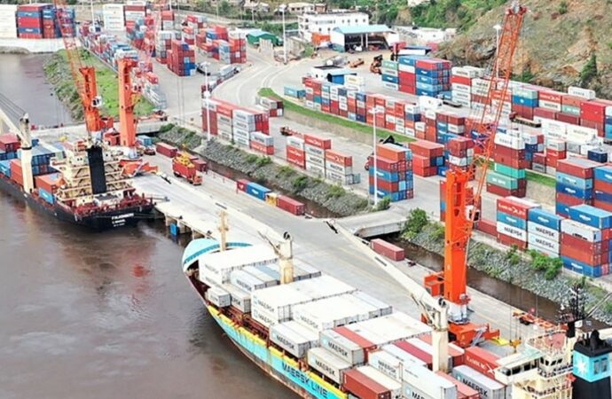 Assemblée nationale : une question orale avec débat adressée au ministre des transports sur la gestion des ports