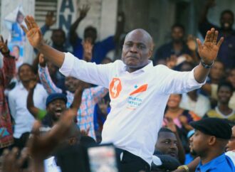 Kinshasa: le gouverneur Gentiny Ngobila interdit la marche prévue pour le retour de Martin Fayulu
