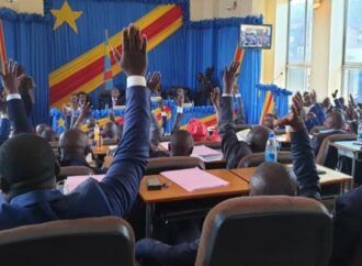 Sud-Kivu : aussitôt réhabilité, le gouverneur Théo Ngwabidje visé par une nouvelle motion de censure