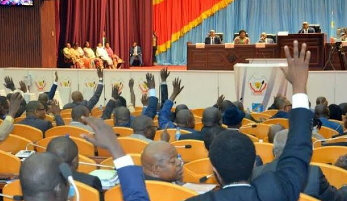 Adoption de la loi sur la répartition des sièges : Absente, l’opposition a dé-noncé la planification d’une « fraude électorale »